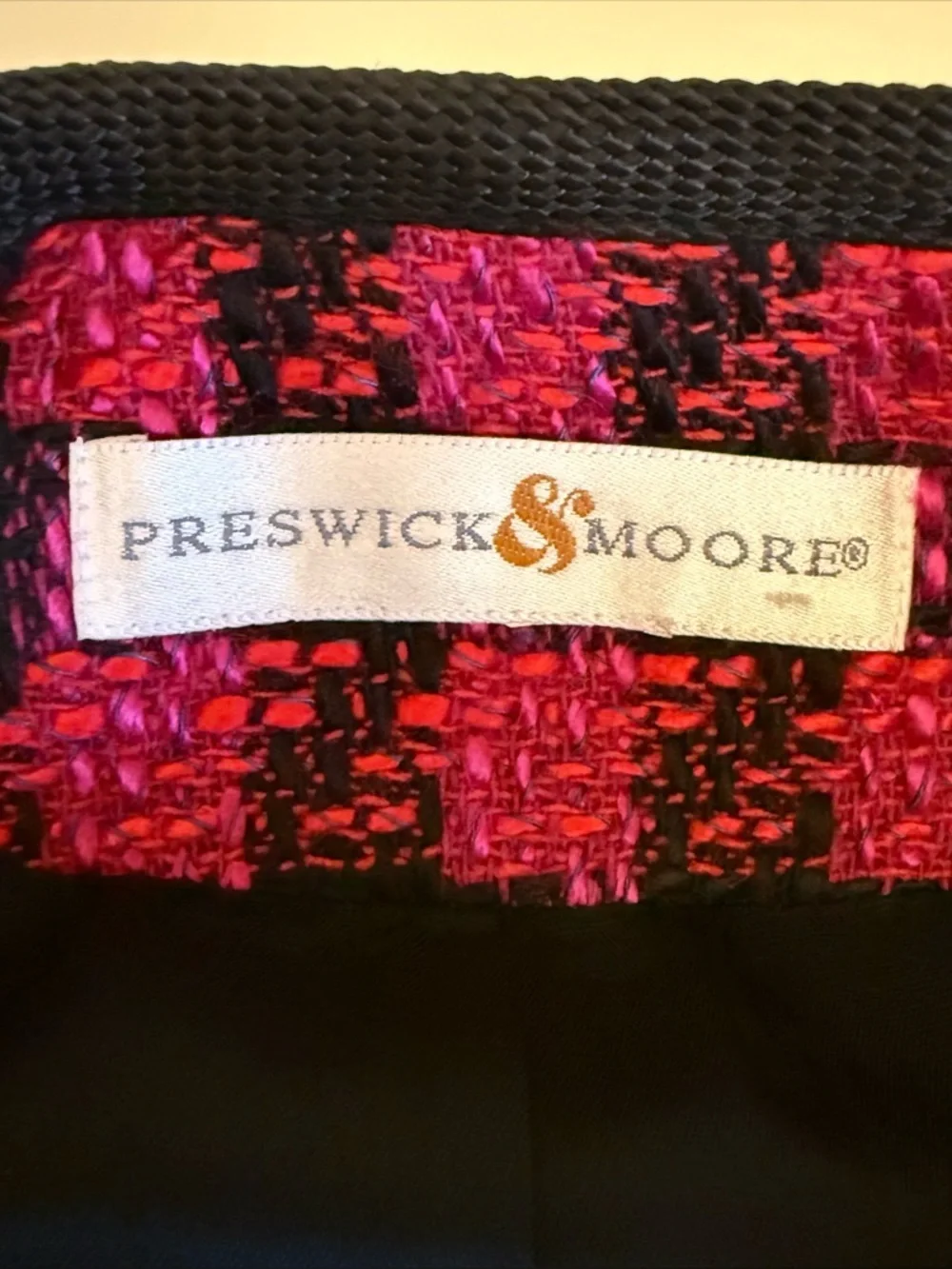 Preswick & Moore Vtg 90s Pink & Black Blazer Jacket, Gold/Black Buttons Size 14 - Picture 14 of 17